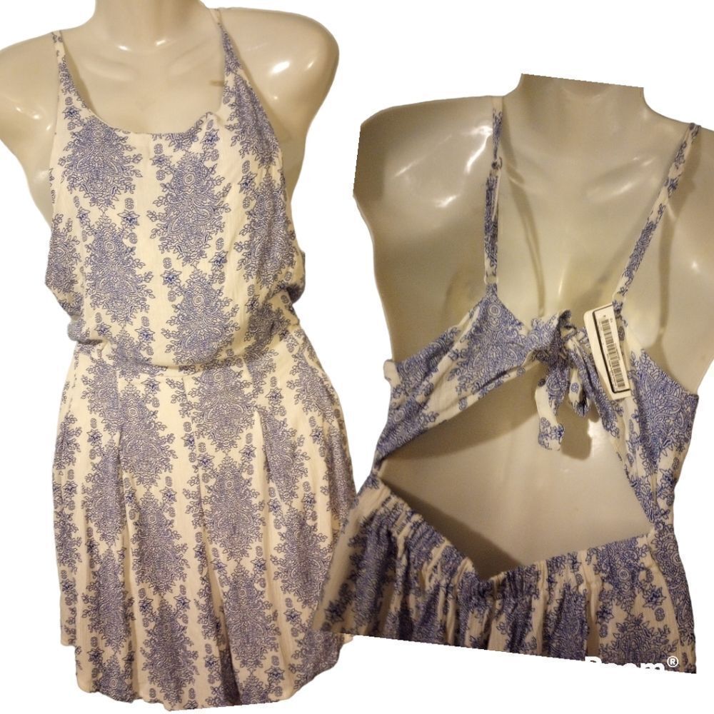 ✨New damask print romper with bow tie back